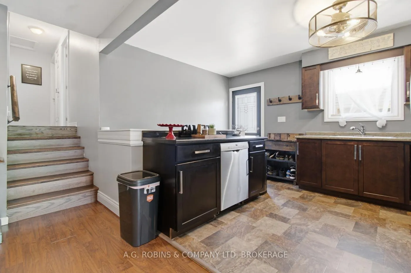 Photo 15 of 10 Chantal Court, Welland, Lincoln/Crowland — HOMEH