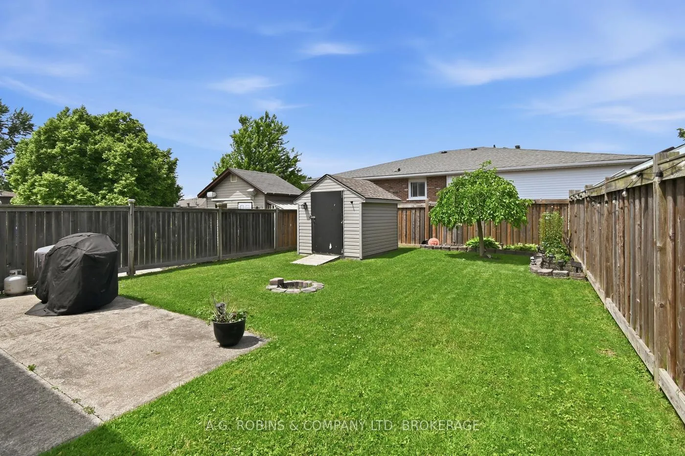 Photo 36 of 10 Chantal Court, Welland, Lincoln/Crowland — HOMEH