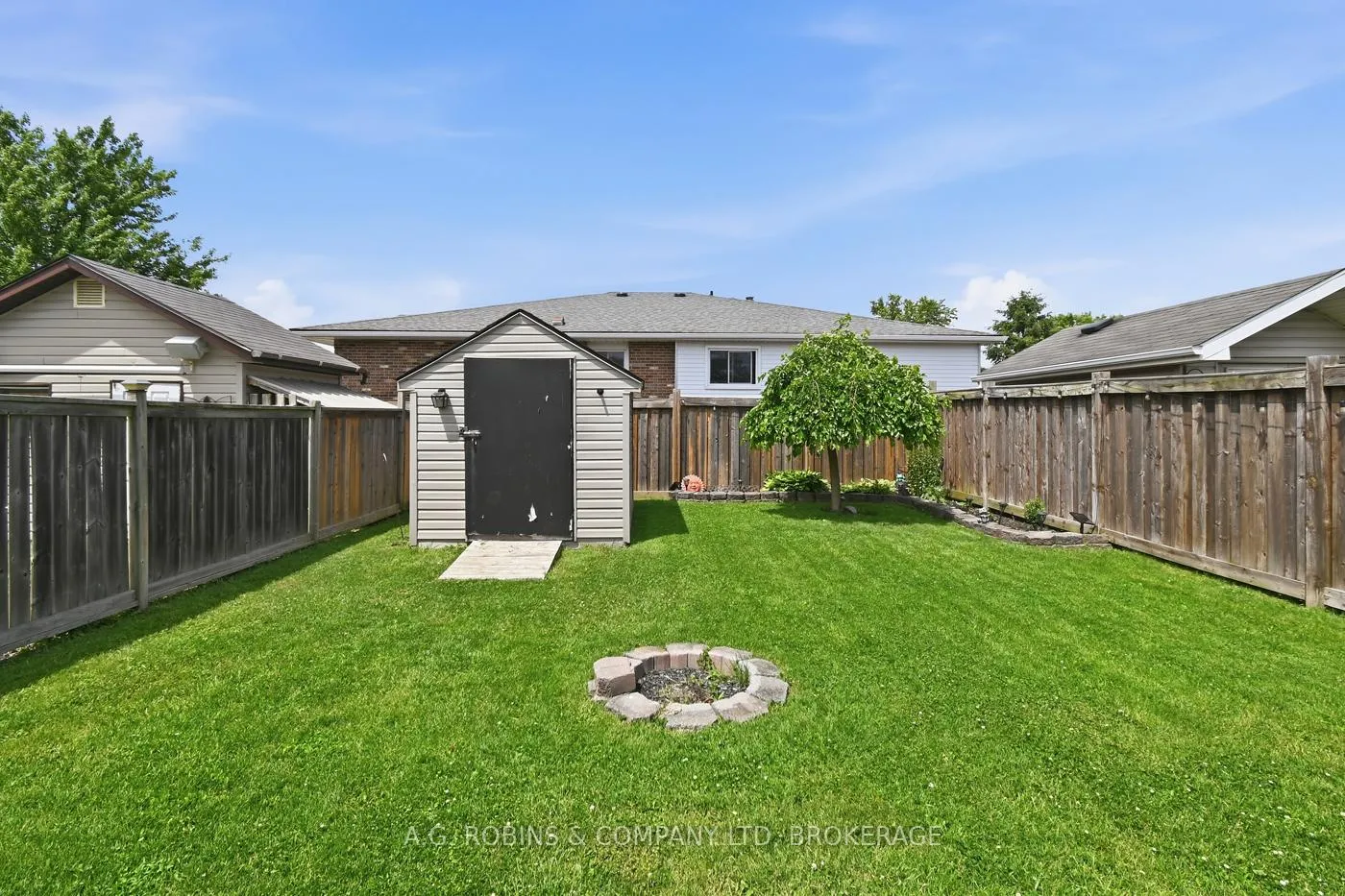 Photo 37 of 10 Chantal Court, Welland, Lincoln/Crowland — HOMEH