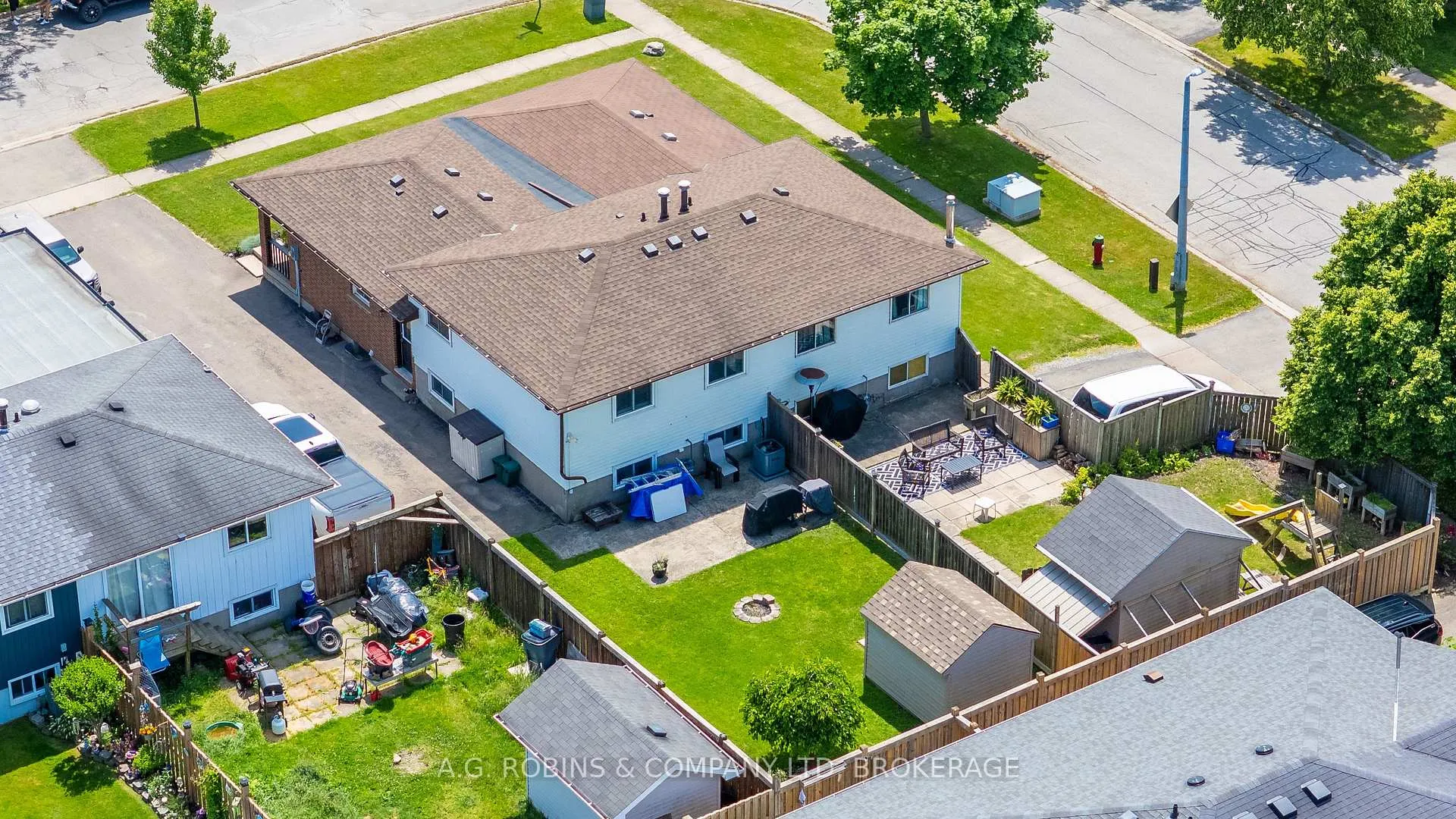 Photo 42 of 10 Chantal Court, Welland, Lincoln/Crowland — HOMEH