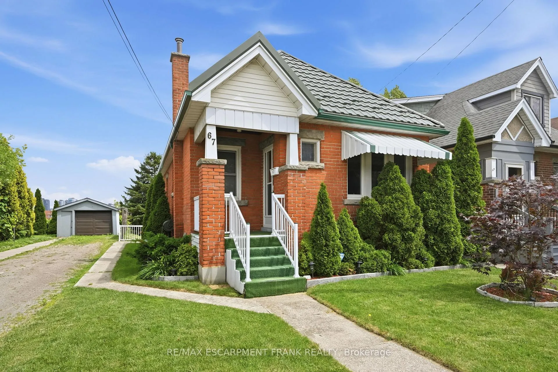 Photo 2 of 67 Paradise Road S, Hamilton, Westdale — HOMEH