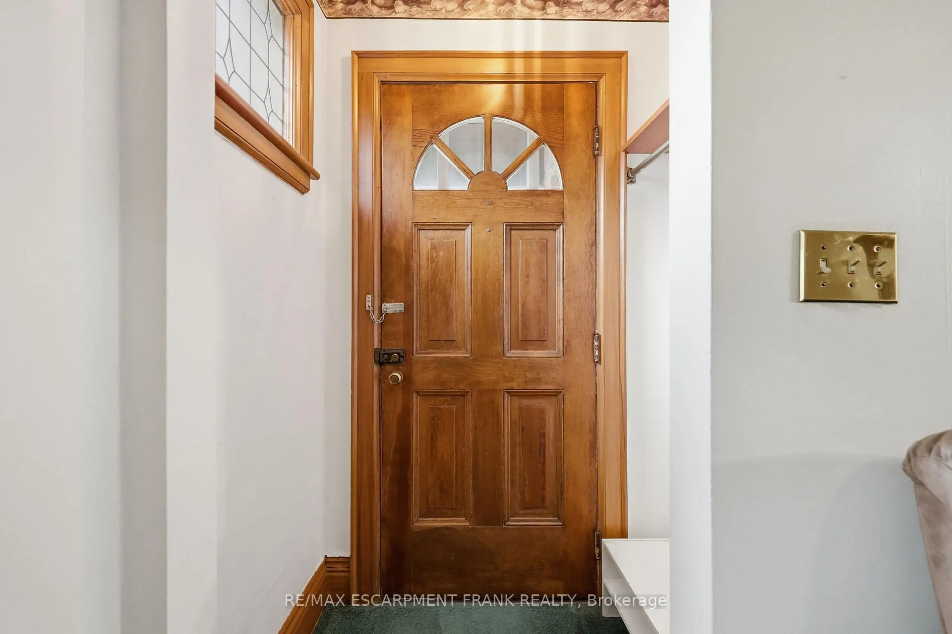 Photo 5 of 67 Paradise Road S, Hamilton, Westdale — HOMEH