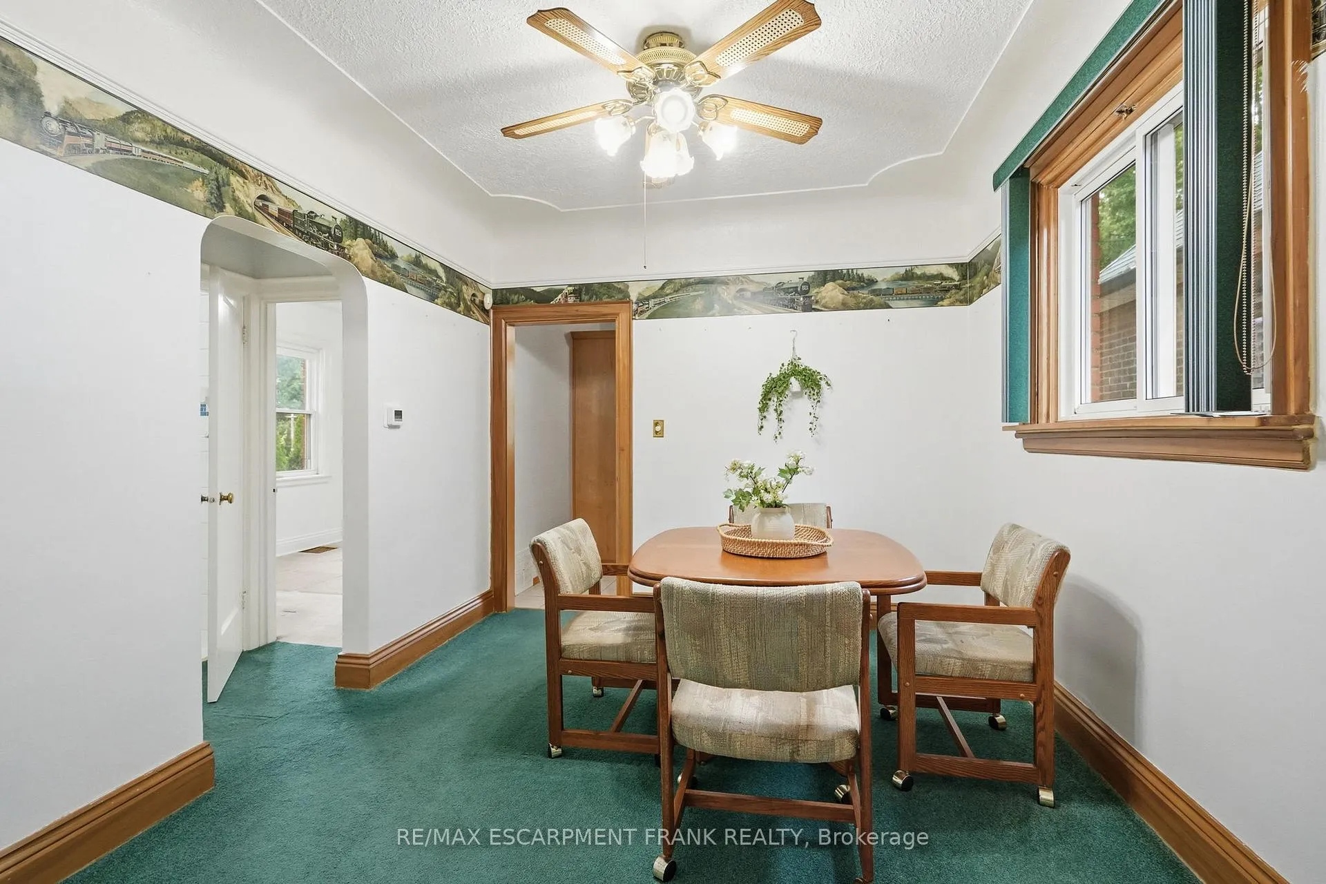 Photo 9 of 67 Paradise Road S, Hamilton, Westdale — HOMEH