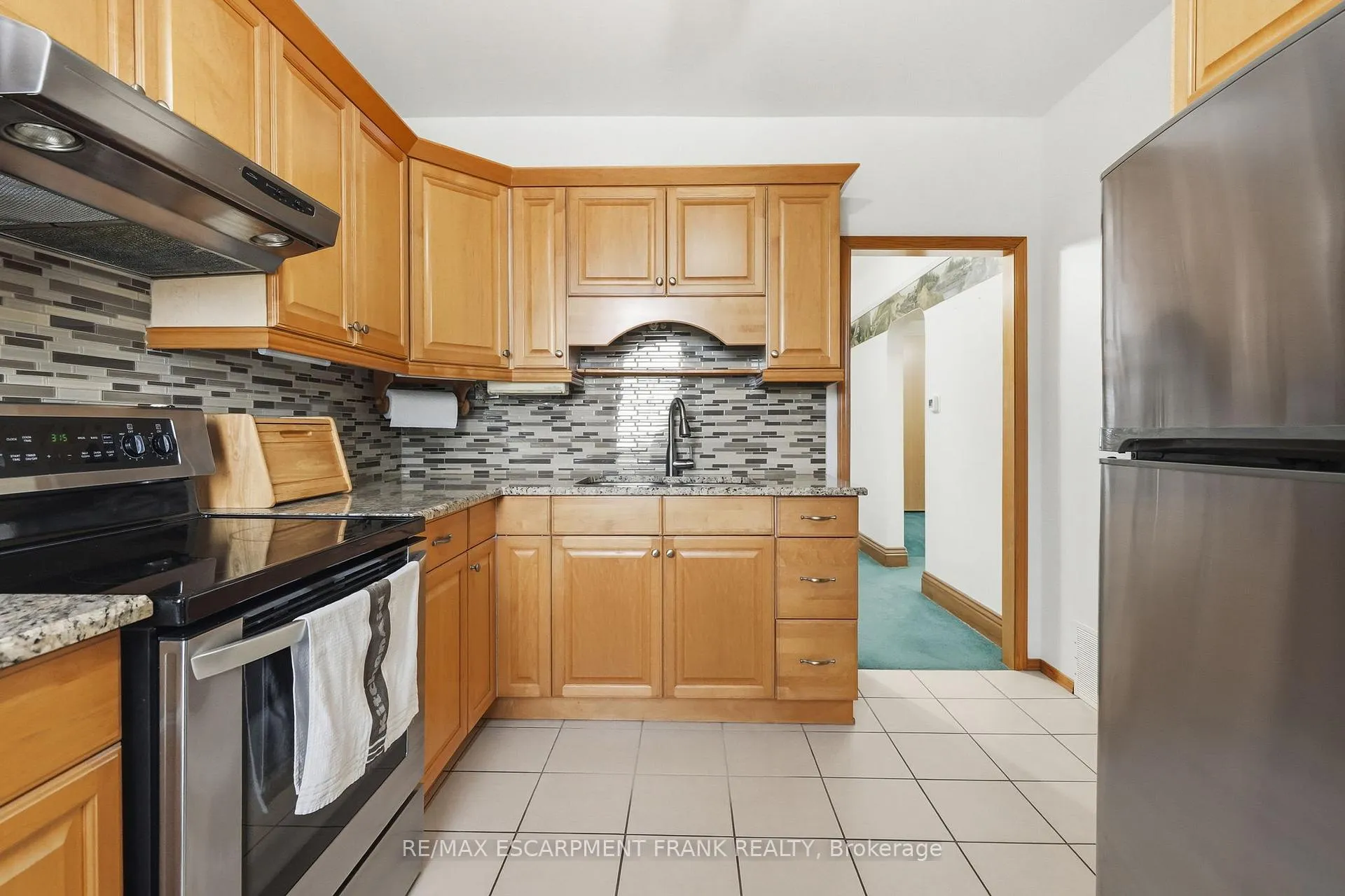 Photo 14 of 67 Paradise Road S, Hamilton, Westdale — HOMEH