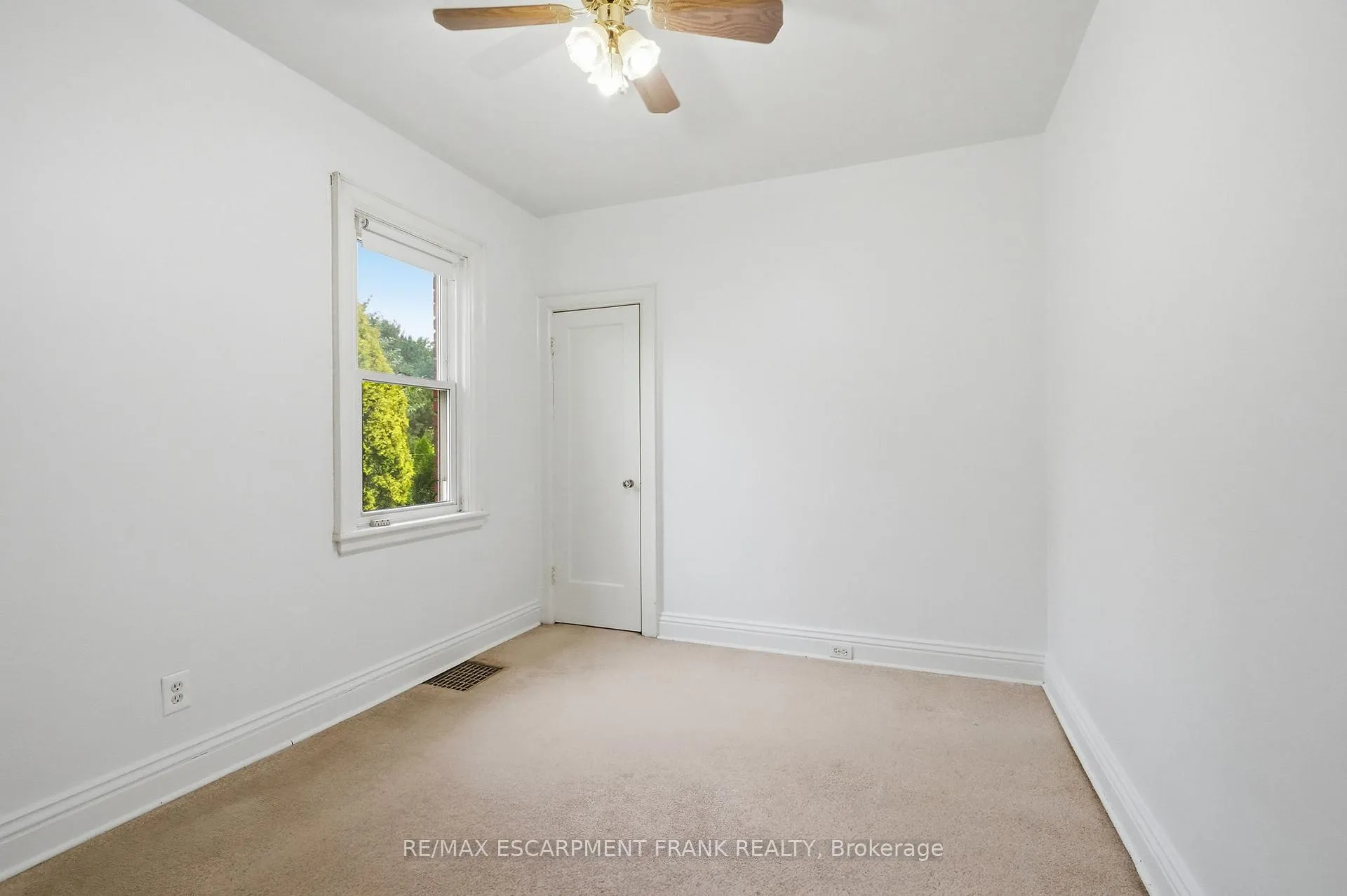 Photo 16 of 67 Paradise Road S, Hamilton, Westdale — HOMEH