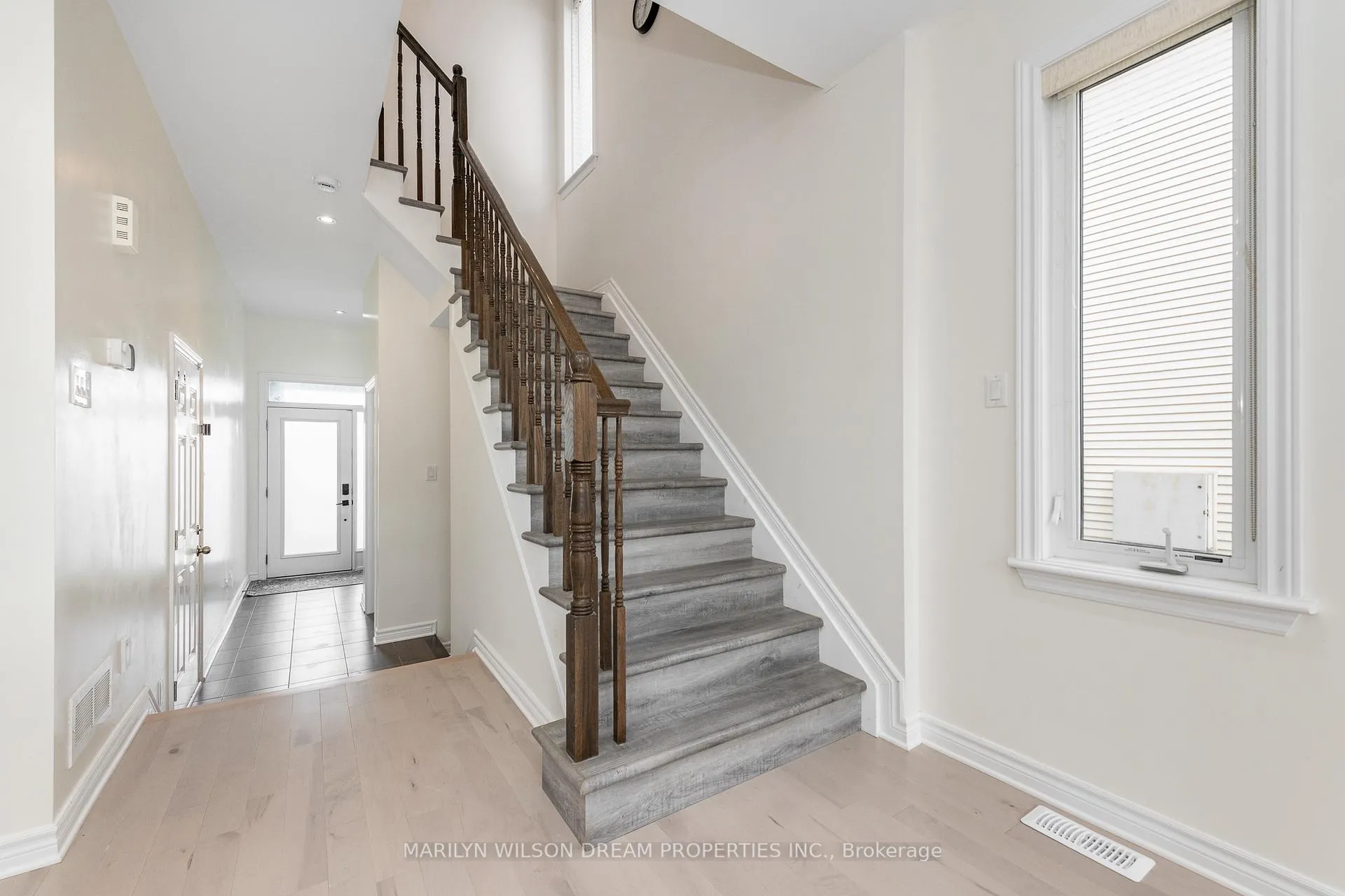 Photo 5 of 139 Popplewell Crescent, Ottawa, Barrhaven - Cedargrove/Fraserdale — HOMEH