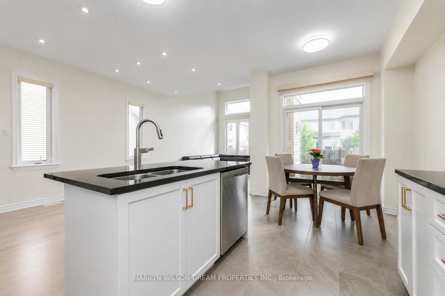 Photo 8 of 139 Popplewell Crescent, Ottawa, Barrhaven - Cedargrove/Fraserdale — HOMEH