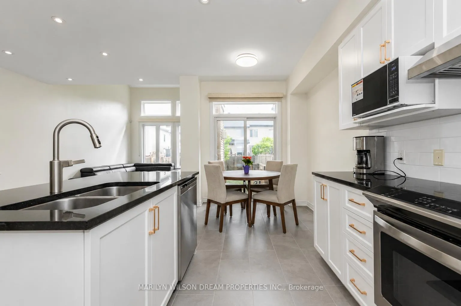 Photo 9 of 139 Popplewell Crescent, Ottawa, Barrhaven - Cedargrove/Fraserdale — HOMEH