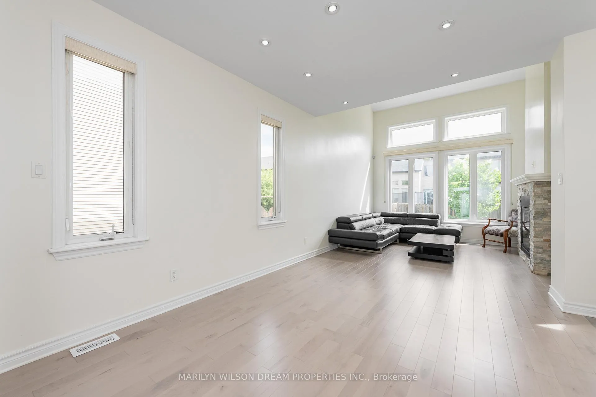 Photo 13 of 139 Popplewell Crescent, Ottawa, Barrhaven - Cedargrove/Fraserdale — HOMEH