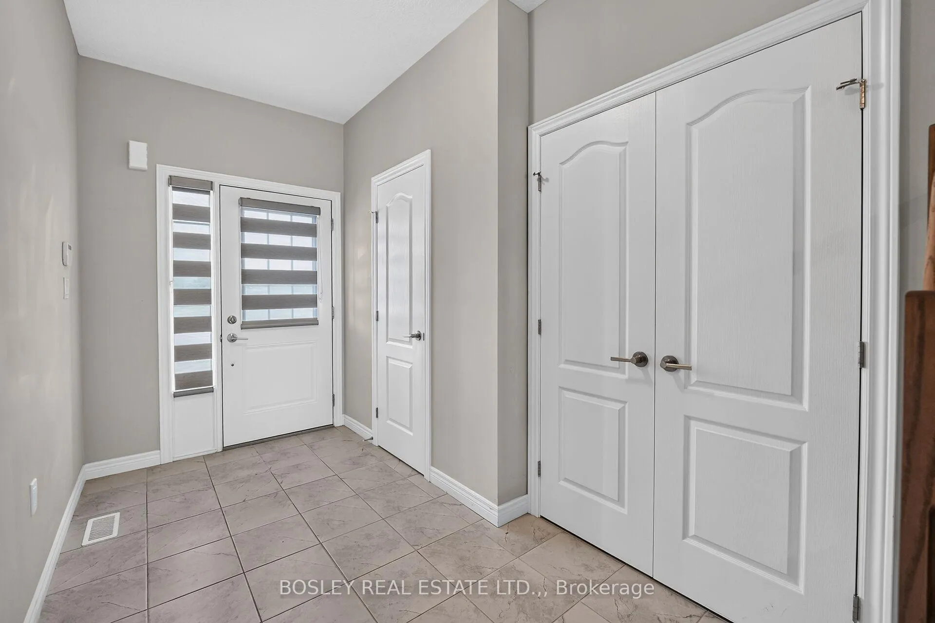 Photo 2 of 10 Zoe Lane, Hamilton, Binbrook — HOMEH