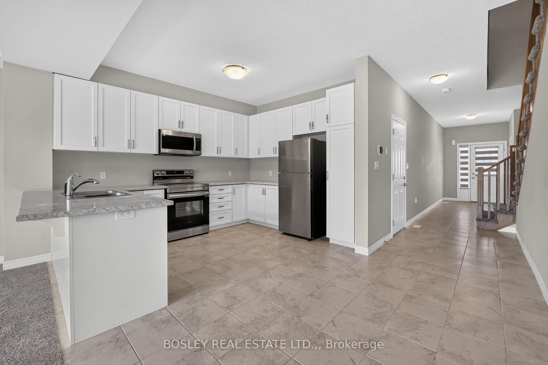 Photo 4 of 10 Zoe Lane, Hamilton, Binbrook — HOMEH