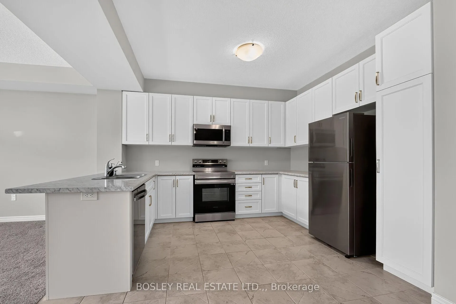 Photo 11 of 10 Zoe Lane, Hamilton, Binbrook — HOMEH