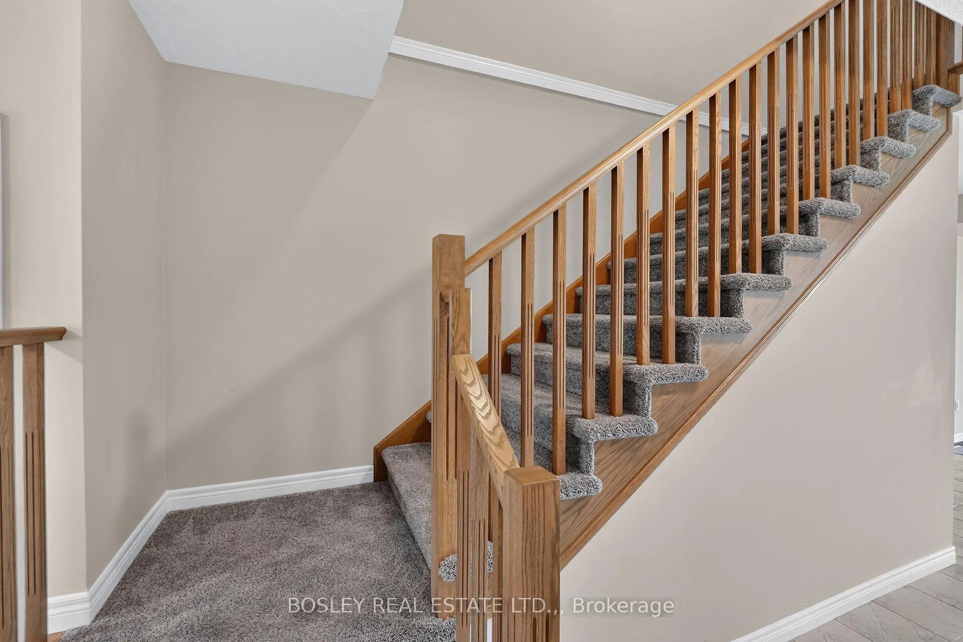 Photo 13 of 10 Zoe Lane, Hamilton, Binbrook — HOMEH