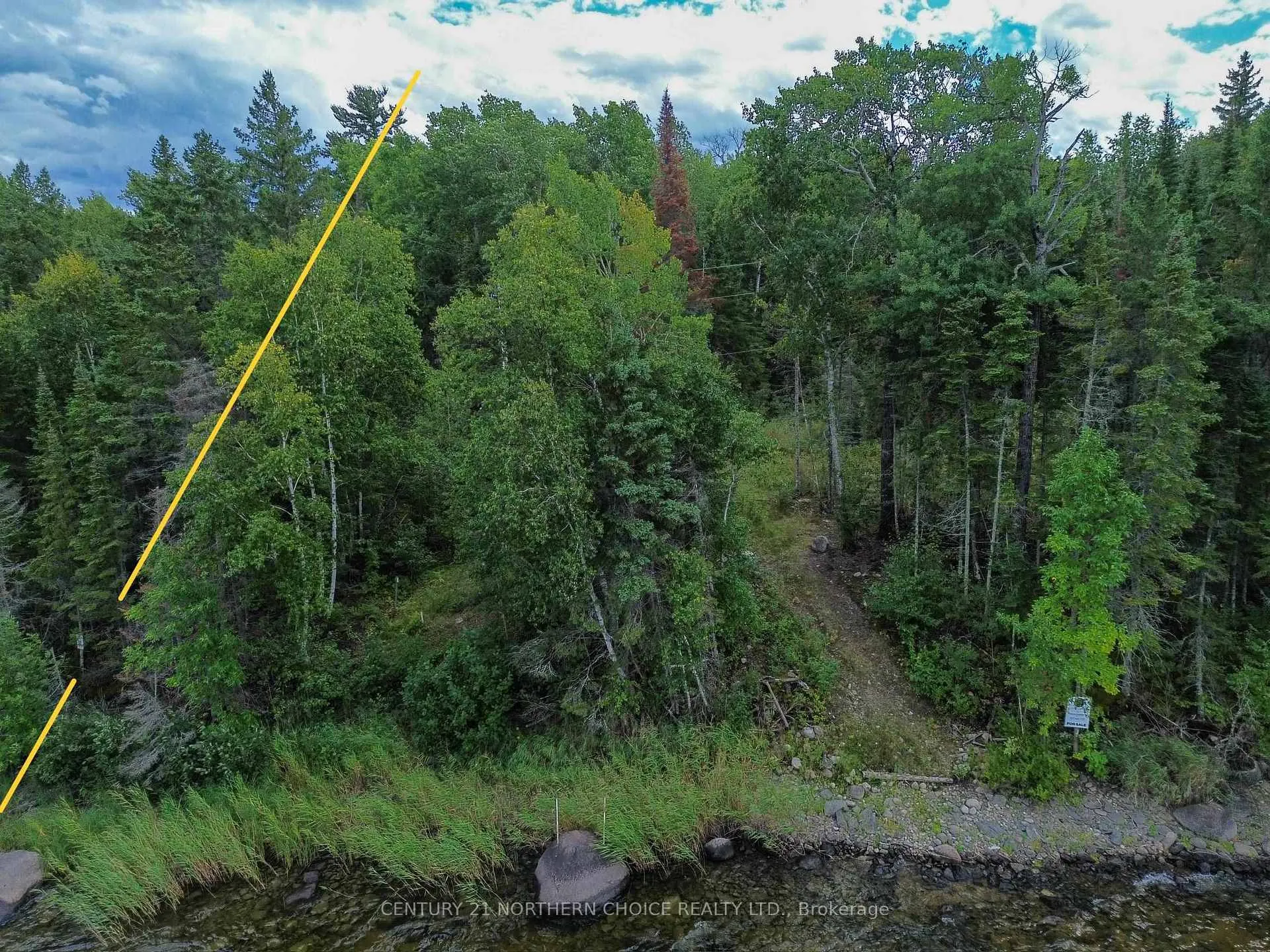 Photo 2 of Unit 1, 1 Thompson, Kenora Remote Area, Lake of the Woods North — HOMEH