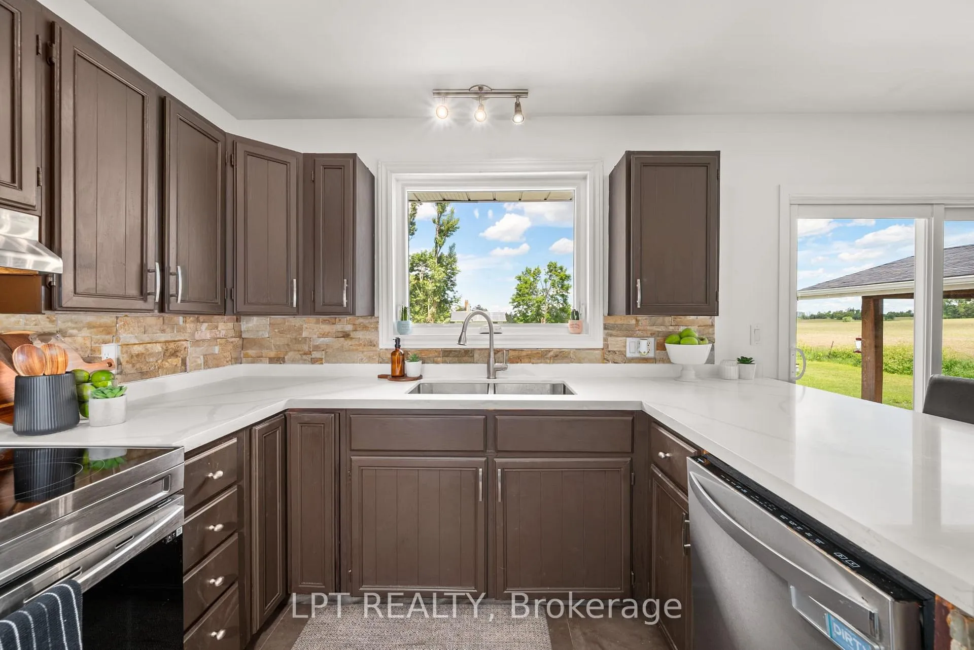 Photo 10 of 287 Lorneville Road, Kawartha Lakes, Eldon — HOMEH