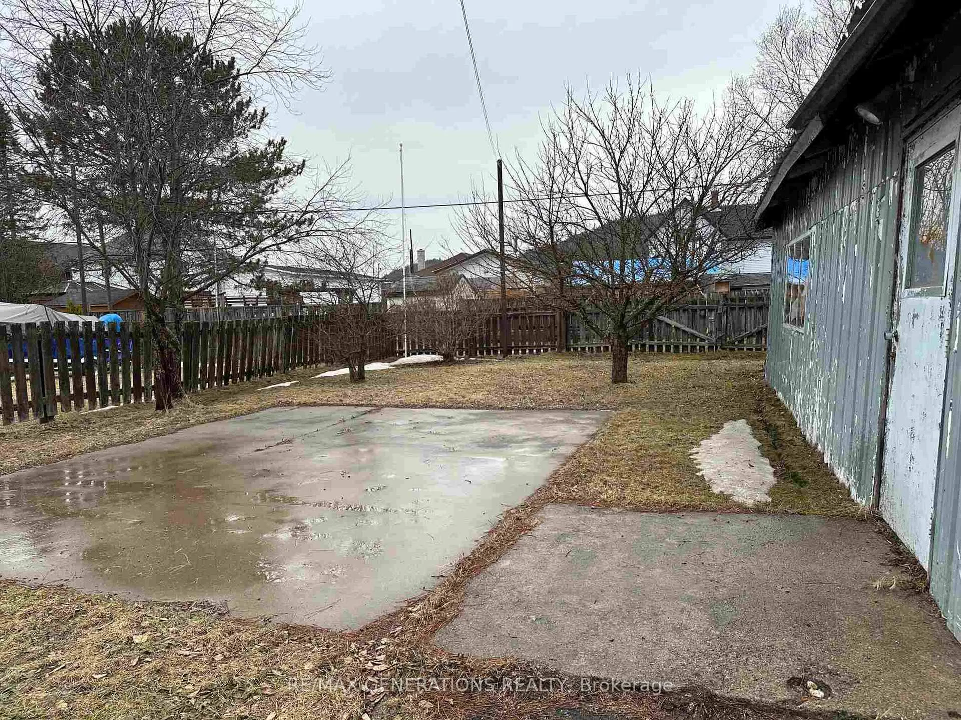 Photo 3 of 105 Columbia Street, Schreiber — HOMEH