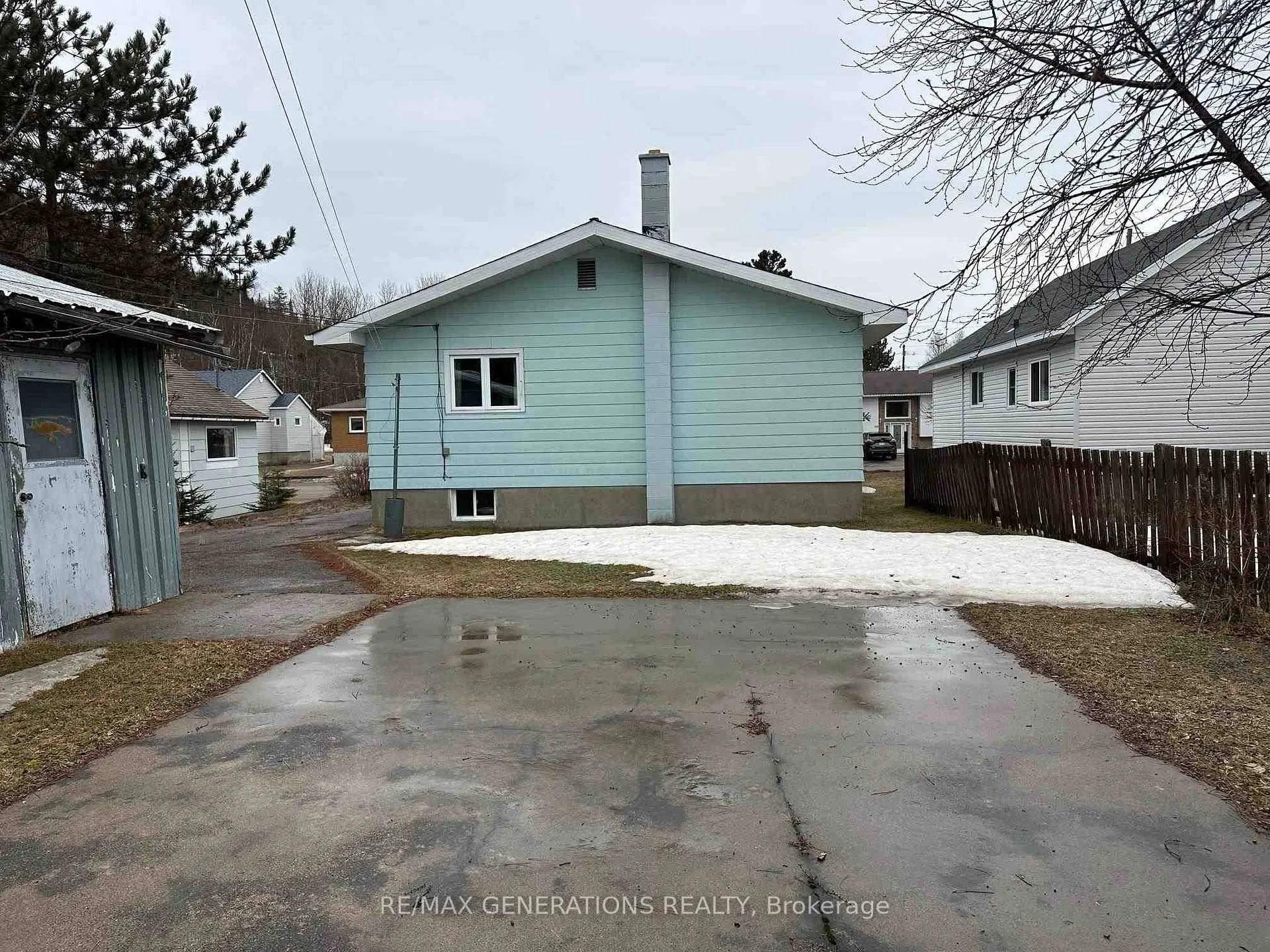 Photo 4 of 105 Columbia Street, Schreiber — HOMEH