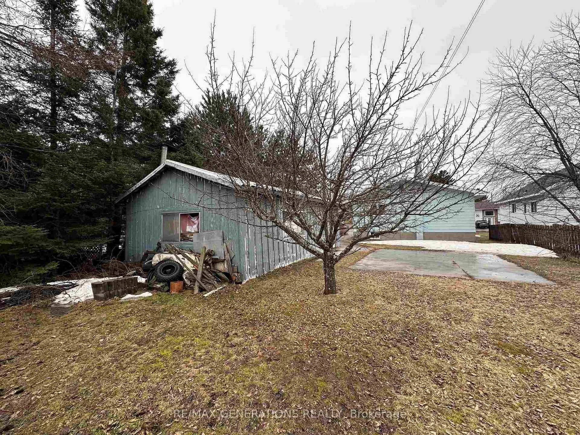 Photo 5 of 105 Columbia Street, Schreiber — HOMEH