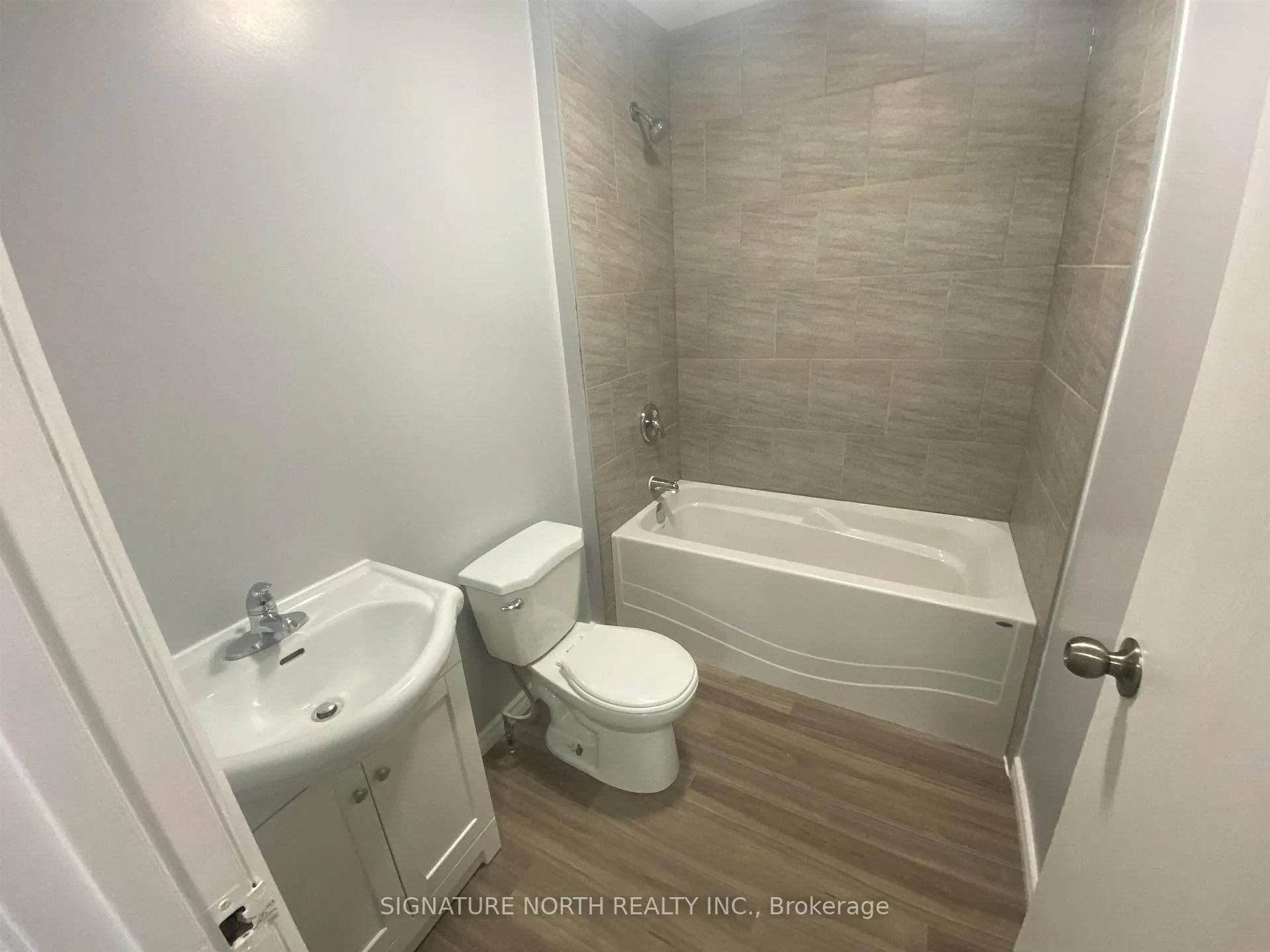 Photo 7 of 216 Leith, Thunder Bay, East End — HOMEH