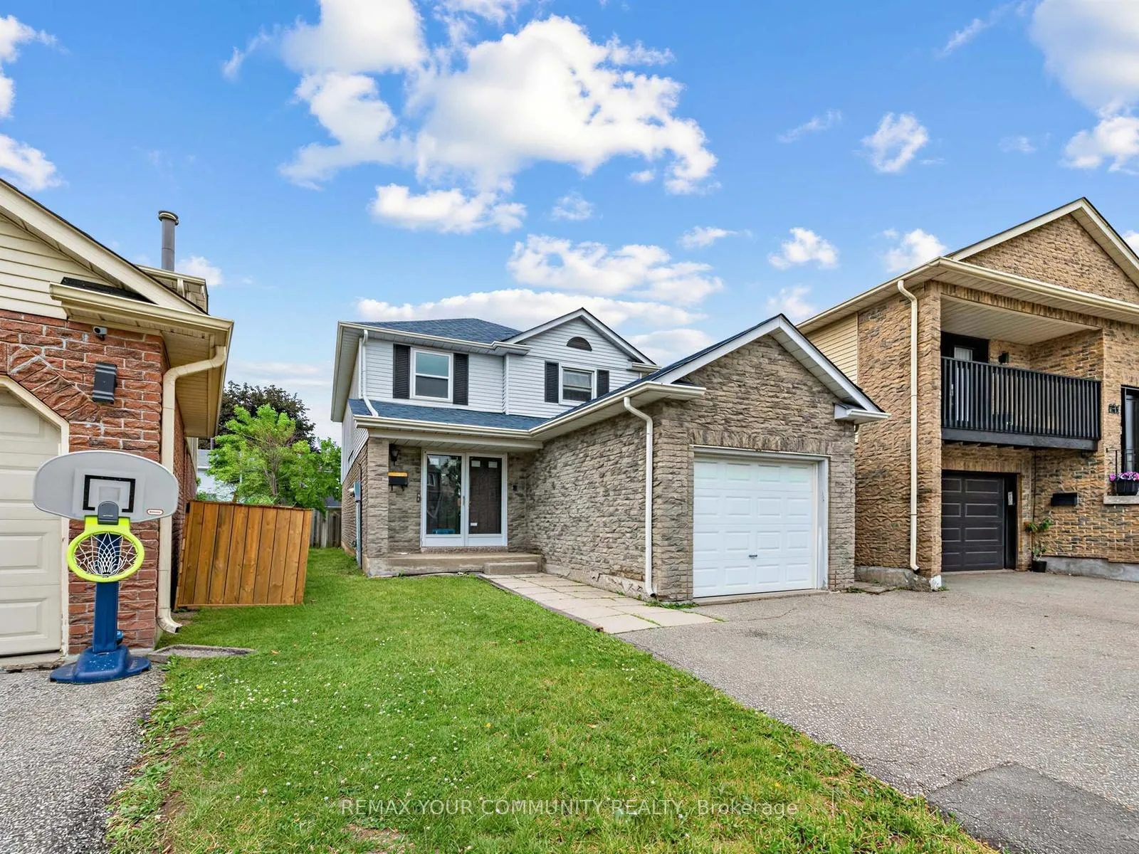 Photo 1 of 183 Lisa Crescent, Vaughan, Crestwood-Springfarm-Yorkhill — HOMEH