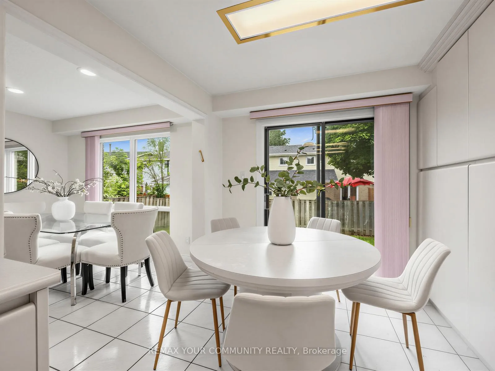 Photo 9 of 183 Lisa Crescent, Vaughan, Crestwood-Springfarm-Yorkhill — HOMEH