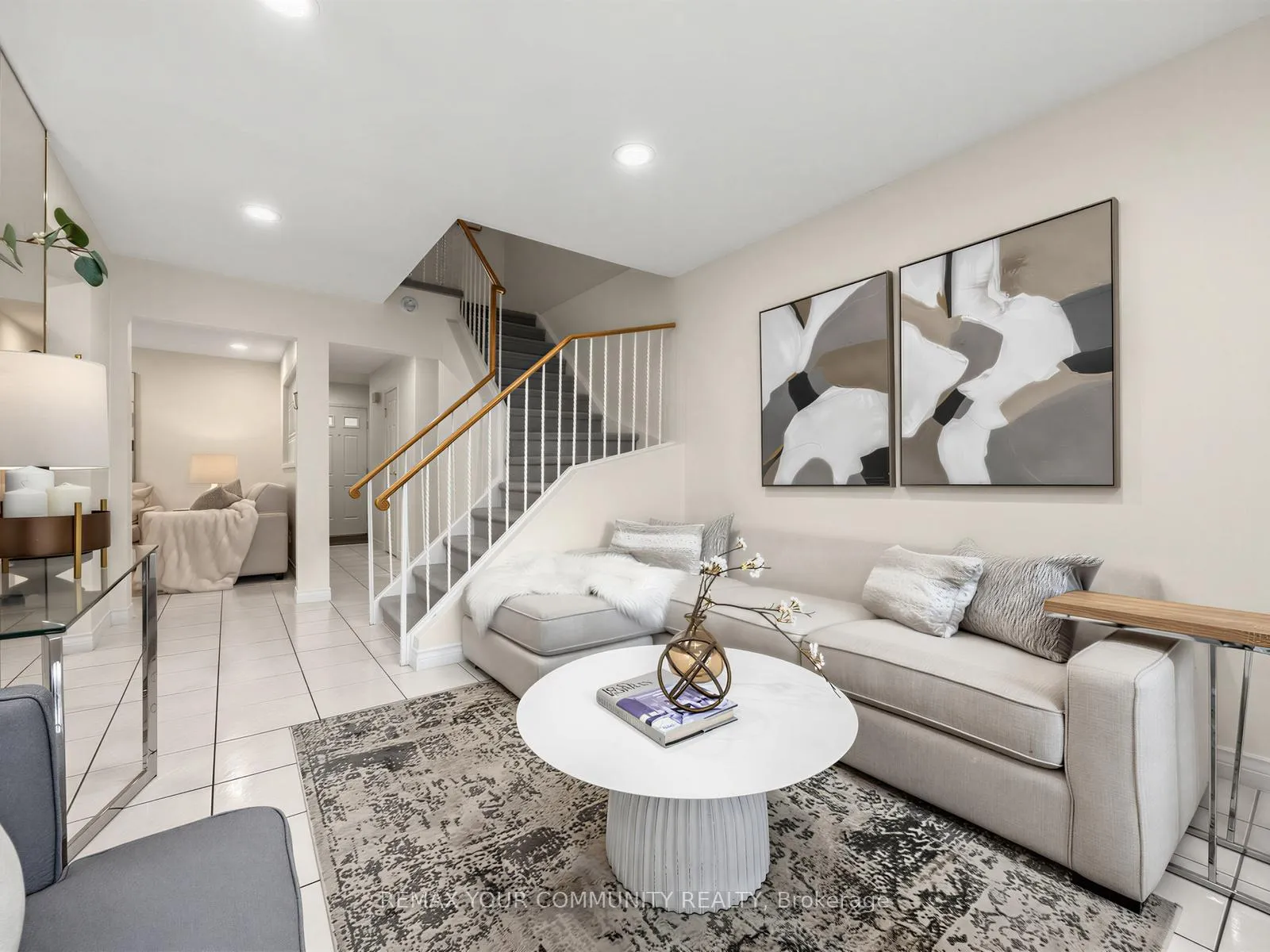 Photo 12 of 183 Lisa Crescent, Vaughan, Crestwood-Springfarm-Yorkhill — HOMEH