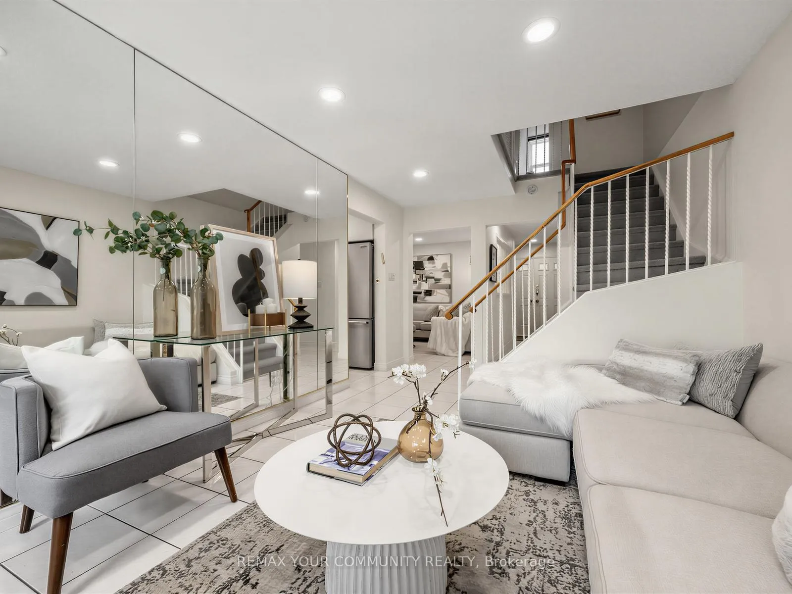 Photo 13 of 183 Lisa Crescent, Vaughan, Crestwood-Springfarm-Yorkhill — HOMEH