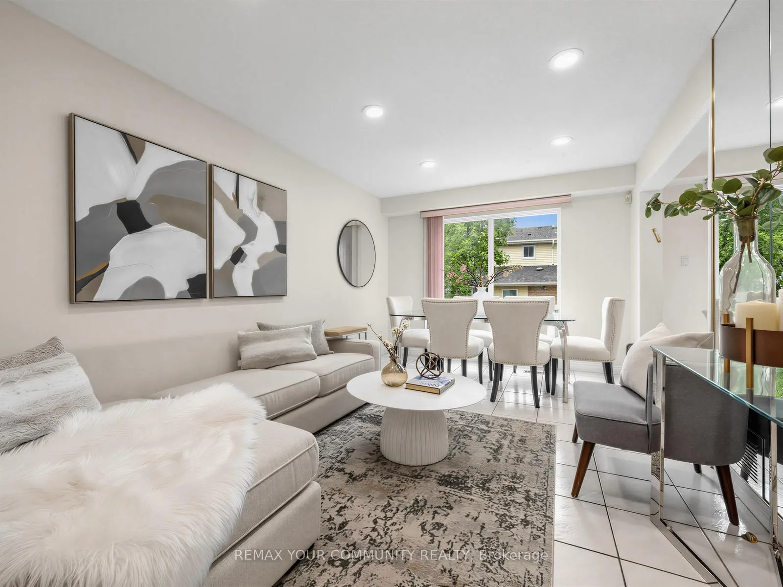 Photo 14 of 183 Lisa Crescent, Vaughan, Crestwood-Springfarm-Yorkhill — HOMEH