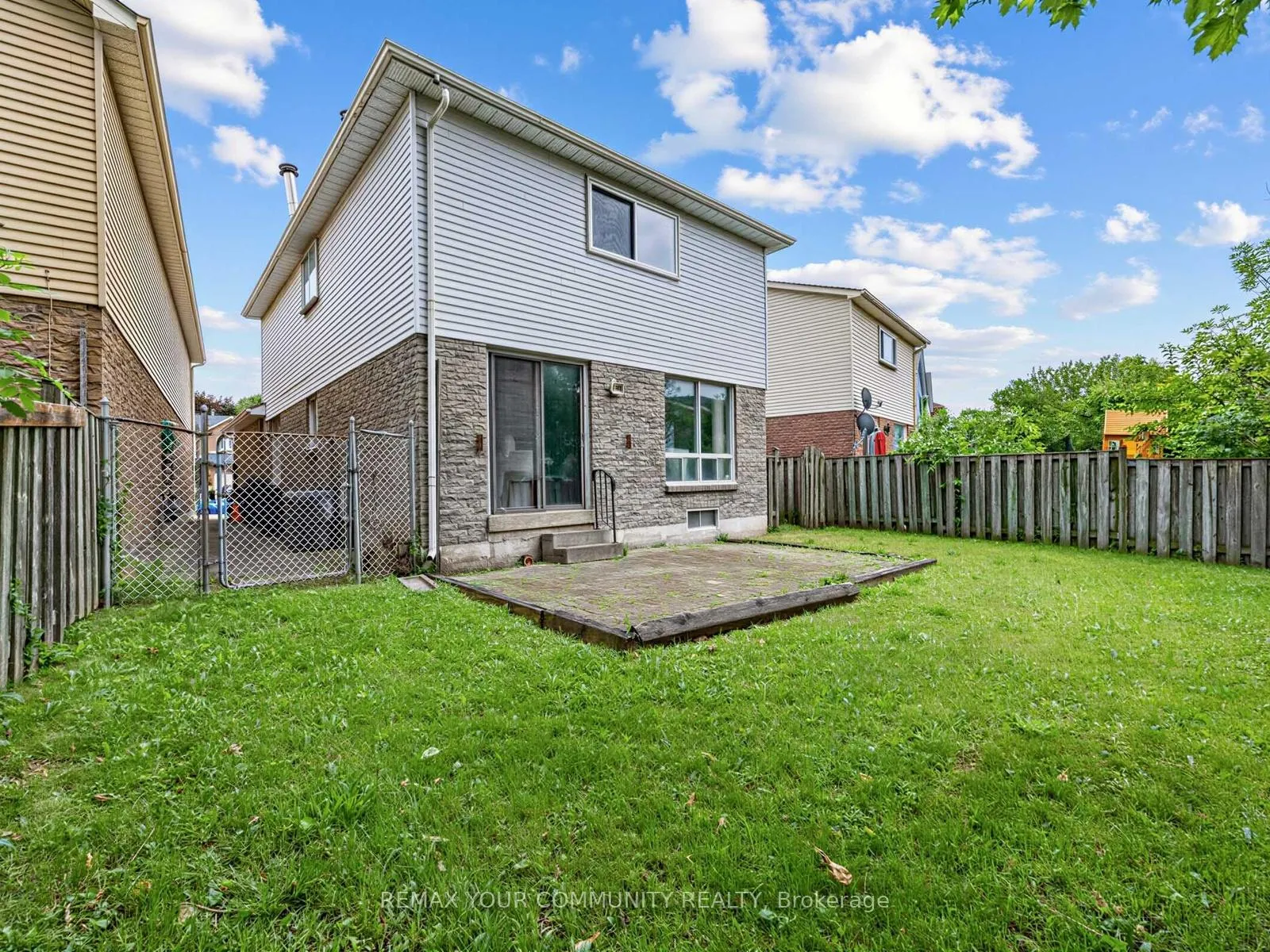 Photo 31 of 183 Lisa Crescent, Vaughan, Crestwood-Springfarm-Yorkhill — HOMEH
