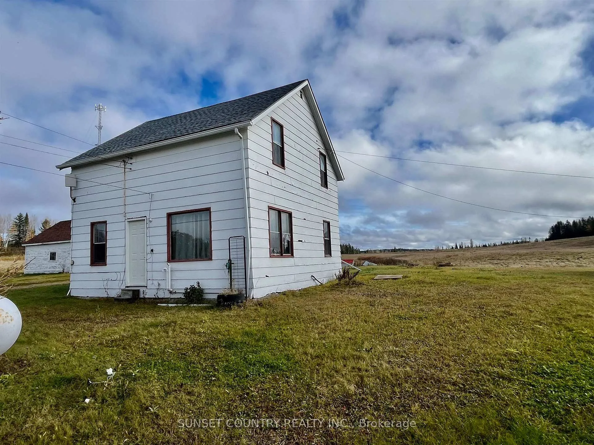 Front of 2541 Hwy 105