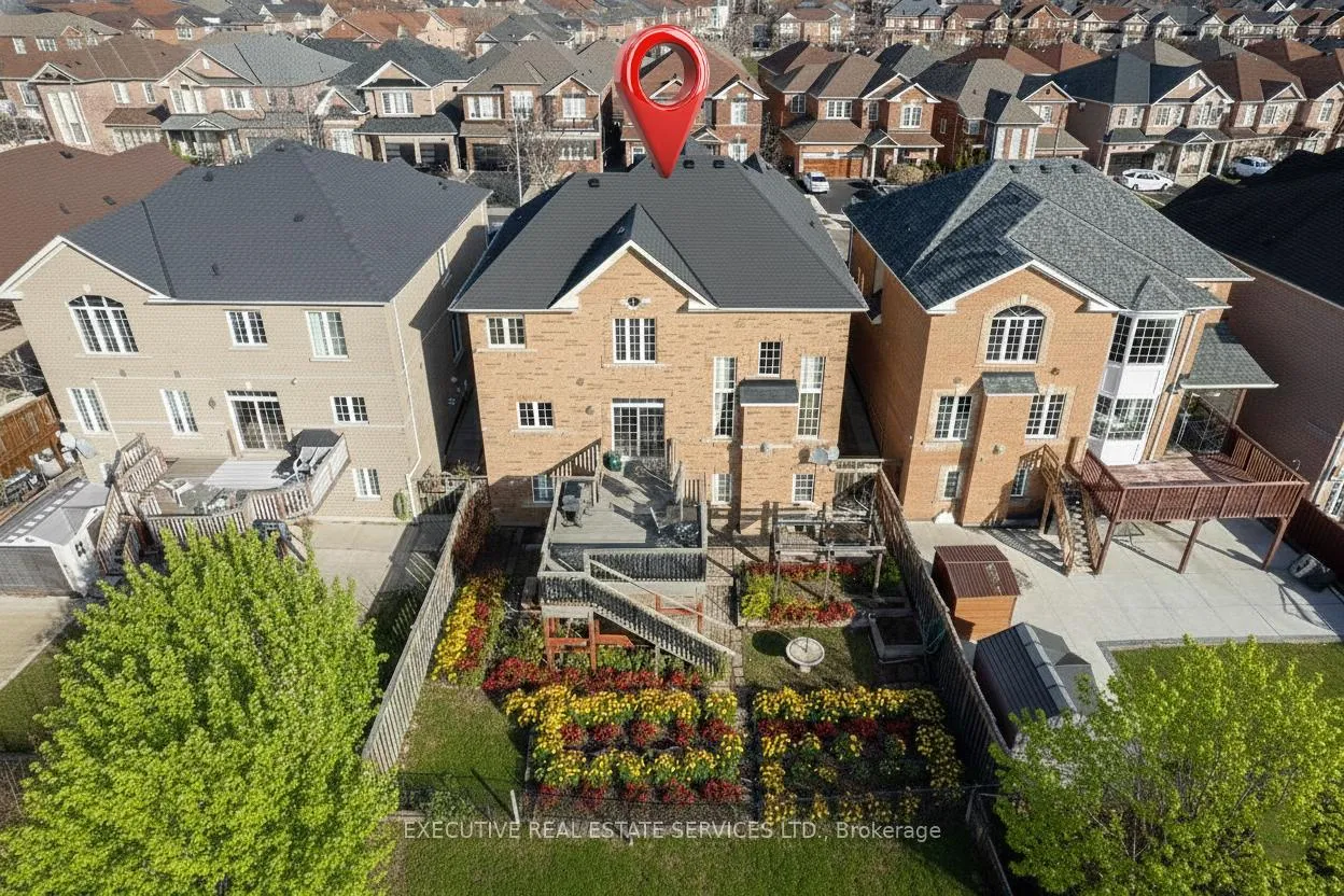 Photo 2 of 44 Moldovan Drive, Brampton, Sandringham-Wellington — HOMEH