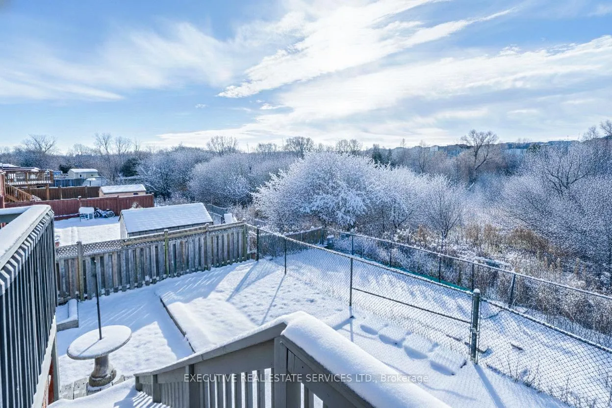Photo 5 of 44 Moldovan Drive, Brampton, Sandringham-Wellington — HOMEH