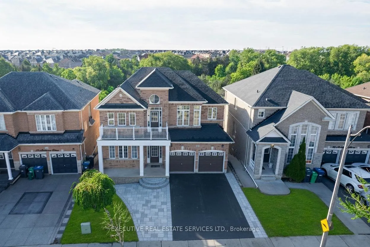 Photo 8 of 44 Moldovan Drive, Brampton, Sandringham-Wellington — HOMEH