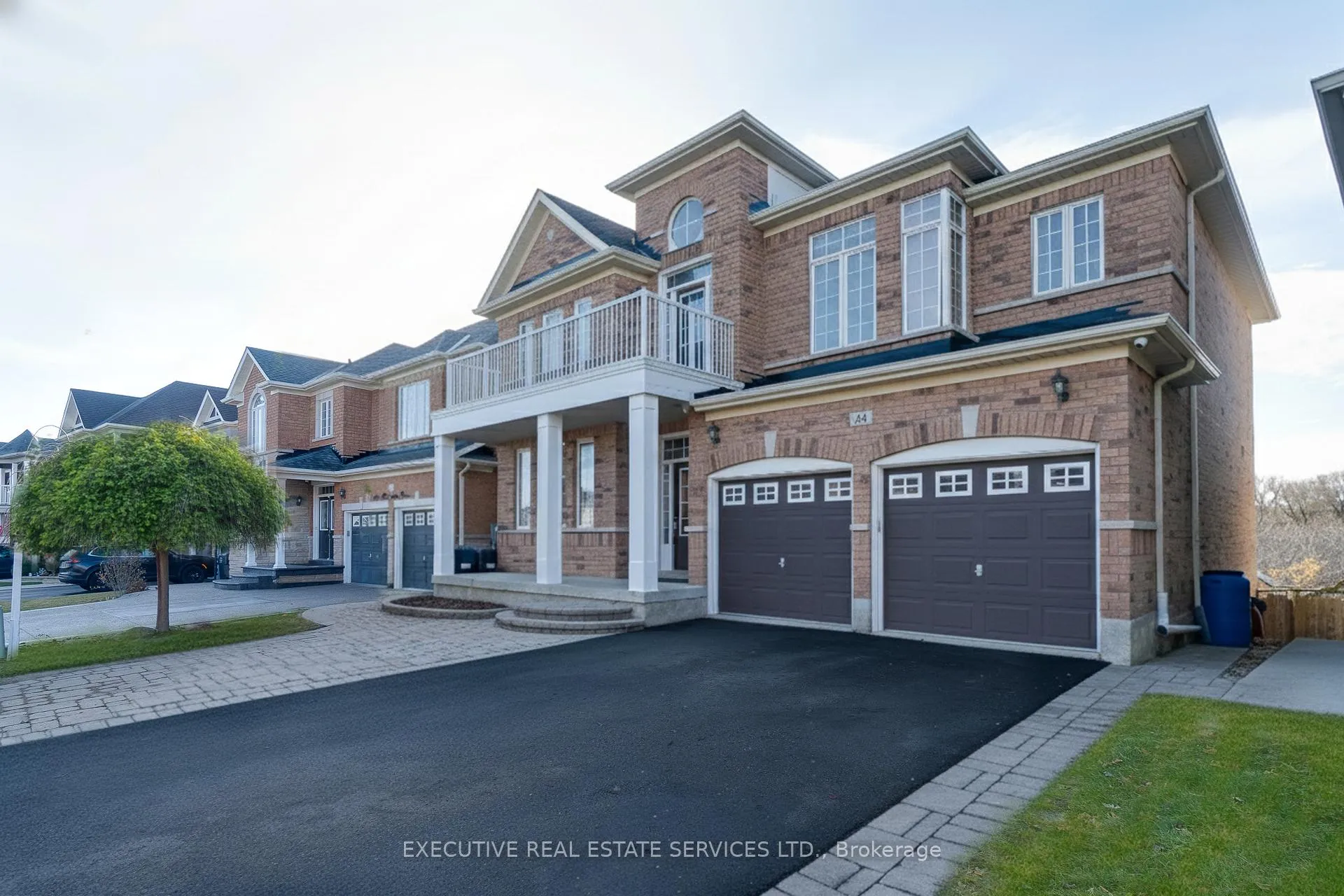Photo 10 of 44 Moldovan Drive, Brampton, Sandringham-Wellington — HOMEH