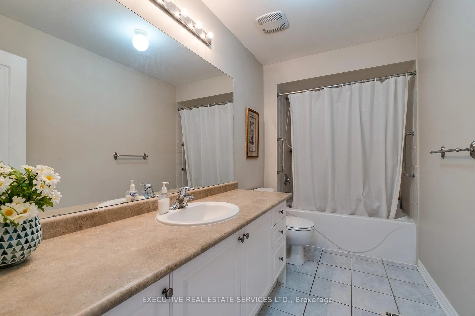 Photo 34 of 44 Moldovan Drive, Brampton, Sandringham-Wellington — HOMEH