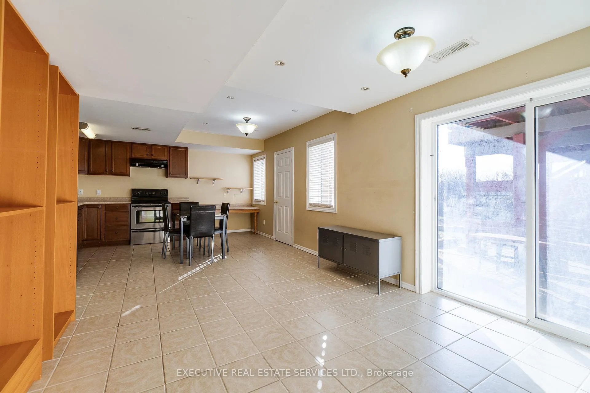 Photo 39 of 44 Moldovan Drive, Brampton, Sandringham-Wellington — HOMEH
