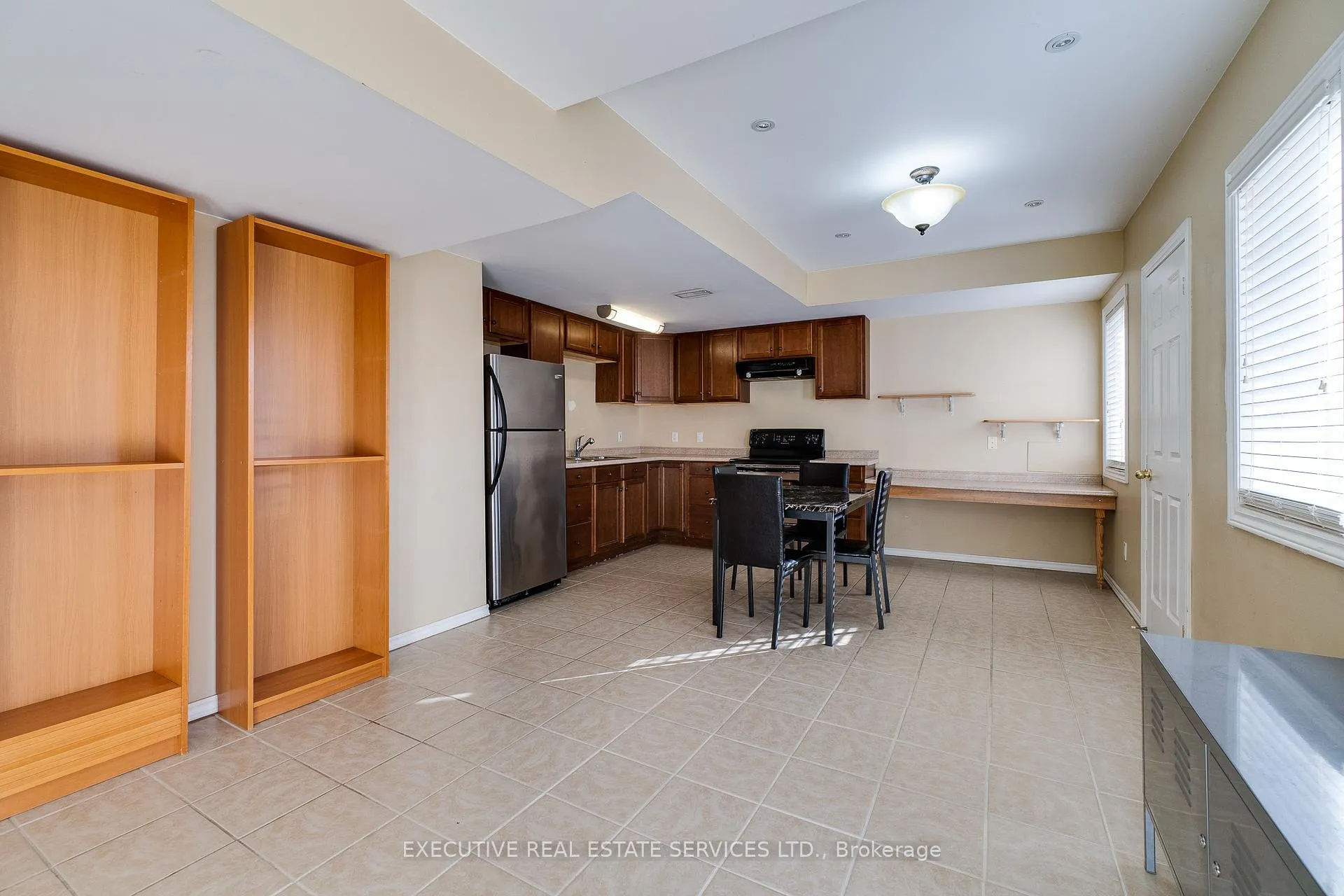 Photo 40 of 44 Moldovan Drive, Brampton, Sandringham-Wellington — HOMEH