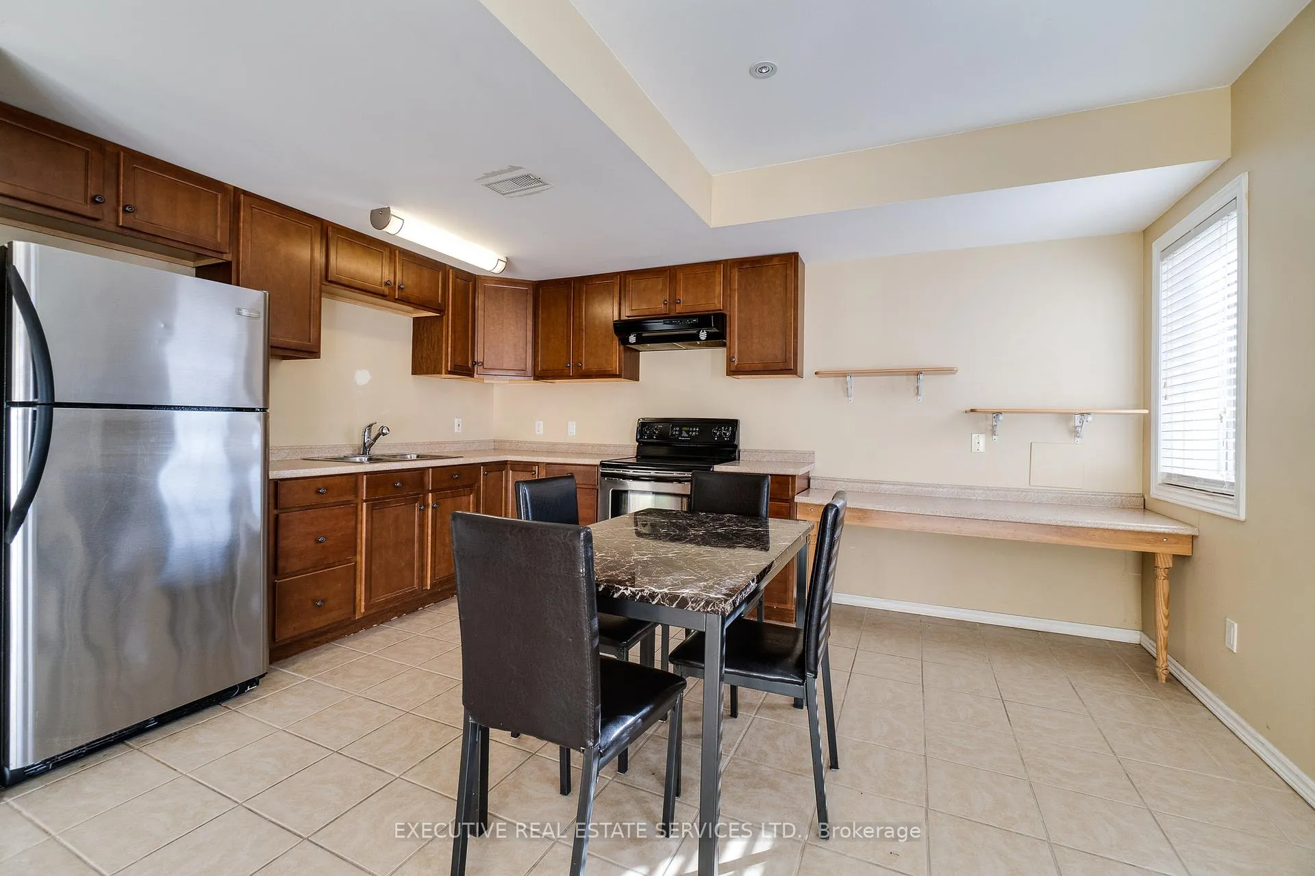 Photo 41 of 44 Moldovan Drive, Brampton, Sandringham-Wellington — HOMEH