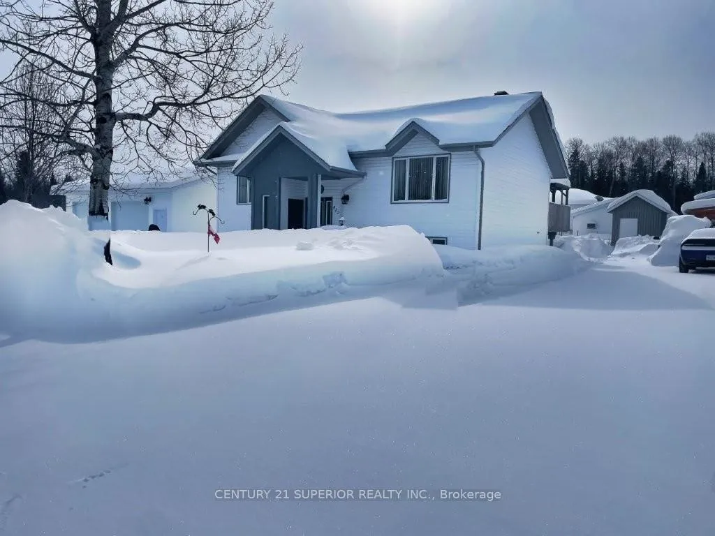 Photo 3 of 422 Birch Crescent, Greenstone — HOMEH
