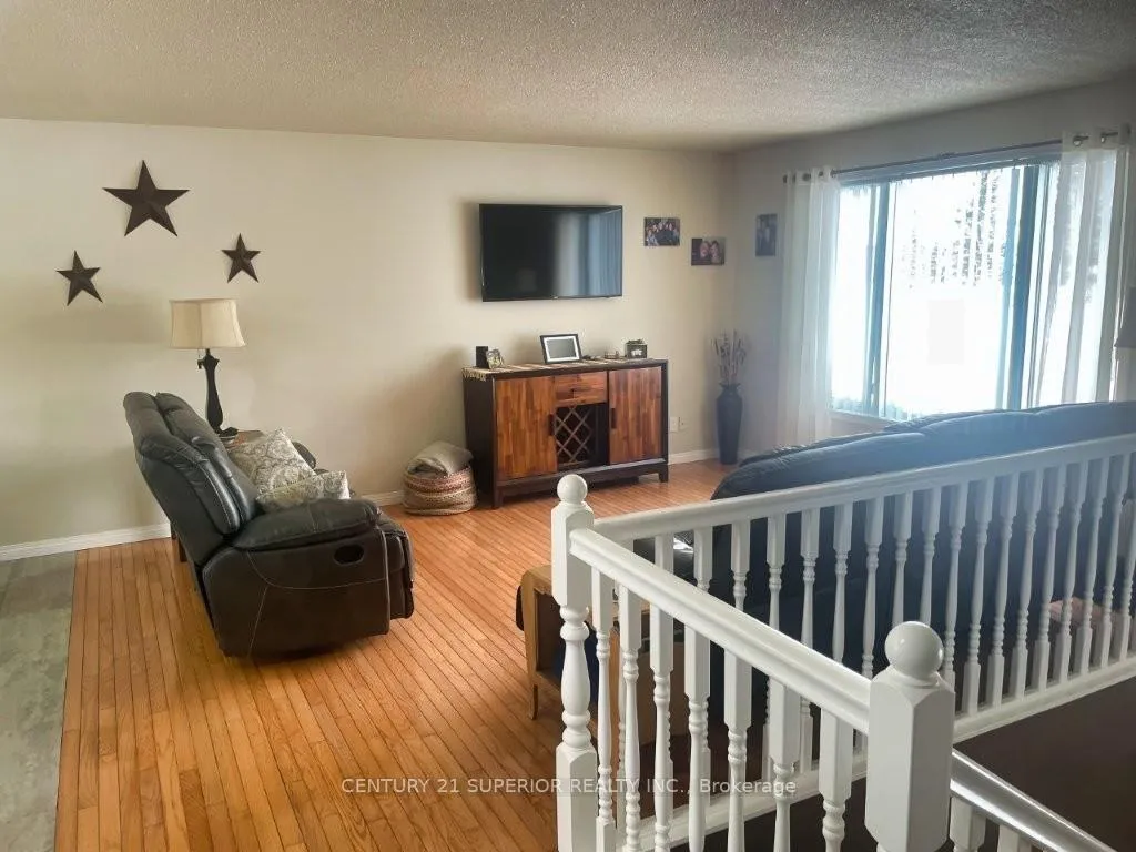 Photo 8 of 422 Birch Crescent, Greenstone — HOMEH