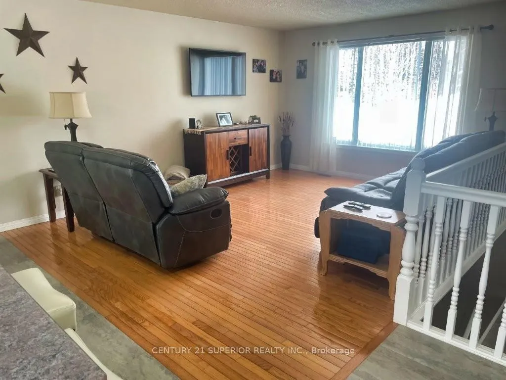 Photo 9 of 422 Birch Crescent, Greenstone — HOMEH