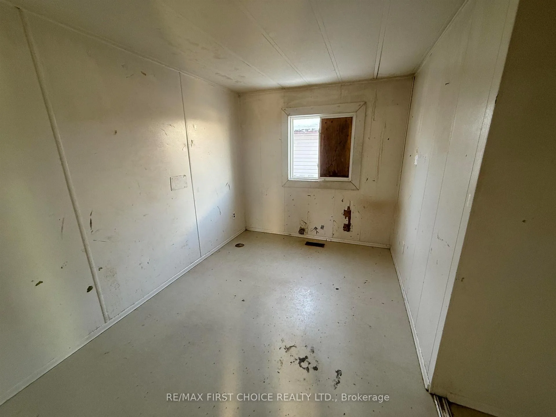 Photo 5 of 228 Davies Street, Ignace — HOMEH