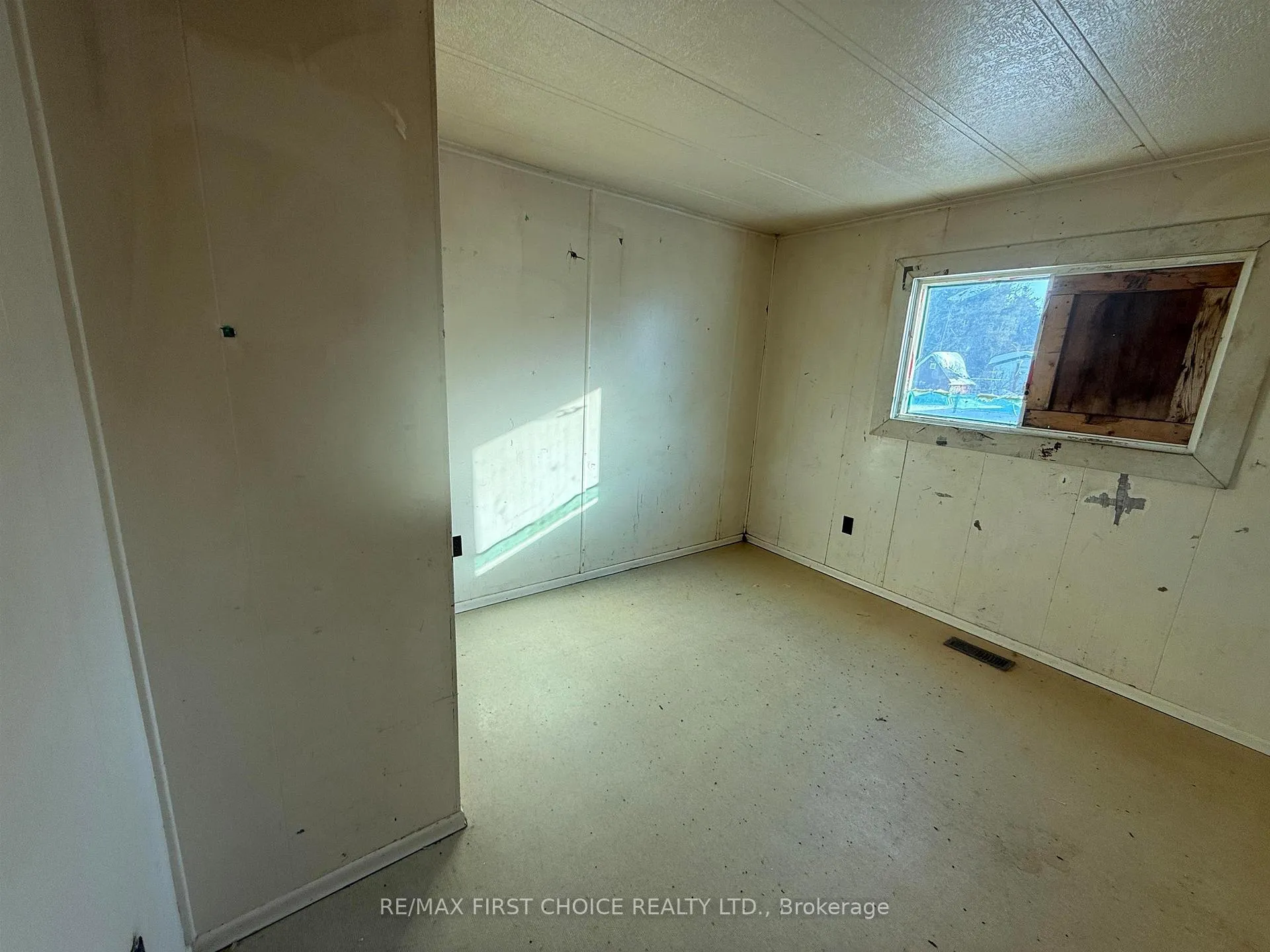 Photo 7 of 228 Davies Street, Ignace — HOMEH
