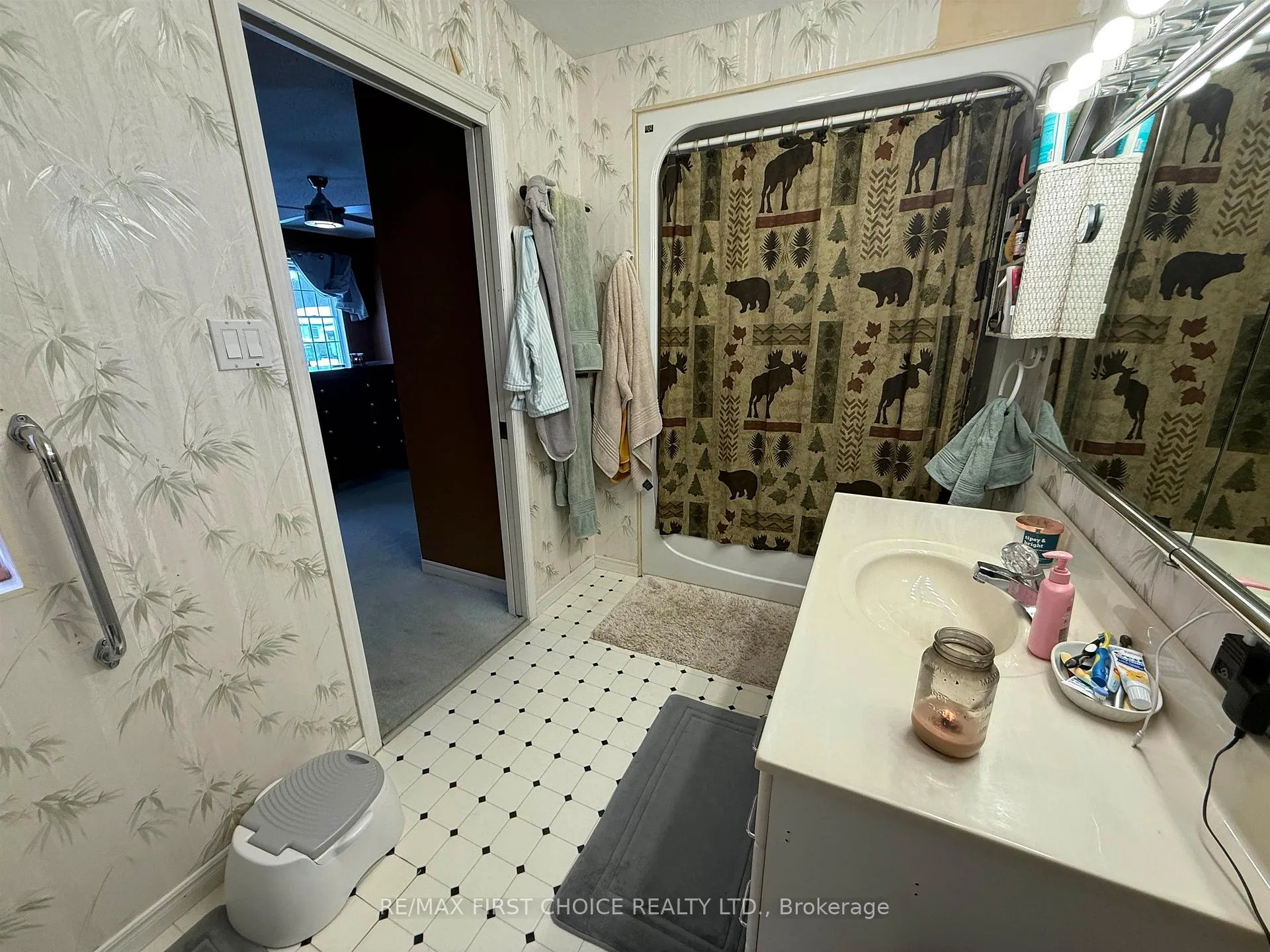 Photo 9 of 27 Dingwall Parkway, Dryden, Milestone — HOMEH