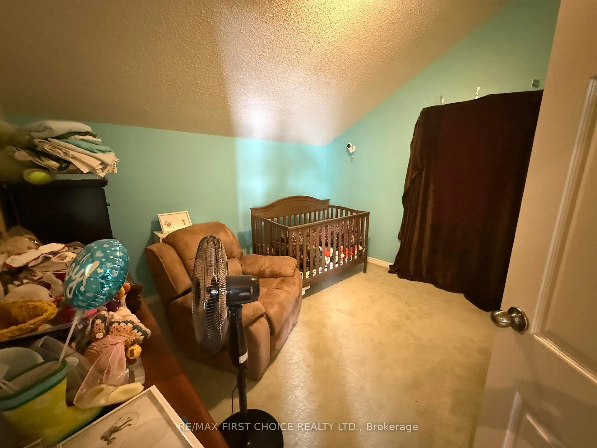 Photo 11 of 27 Dingwall Parkway, Dryden, Milestone — HOMEH