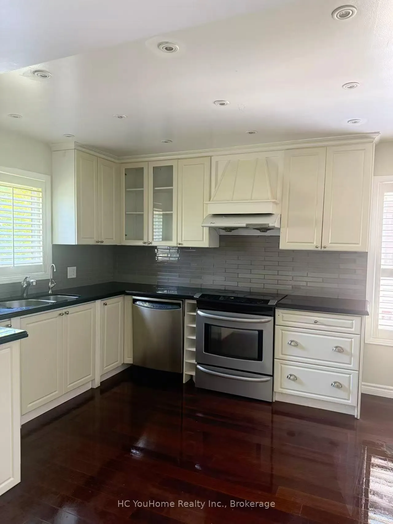 Photo 2 of 43 Breckonwood Crescent, Markham, Aileen-Willowbrook — HOMEH