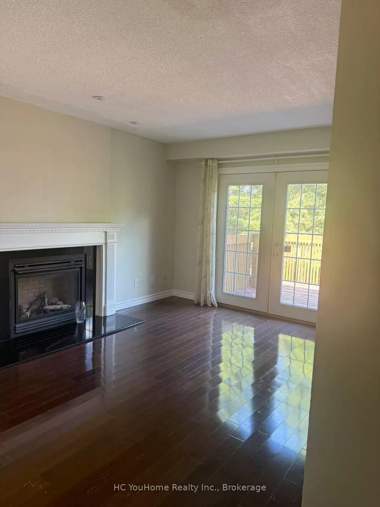 Photo 3 of 43 Breckonwood Crescent, Markham, Aileen-Willowbrook — HOMEH