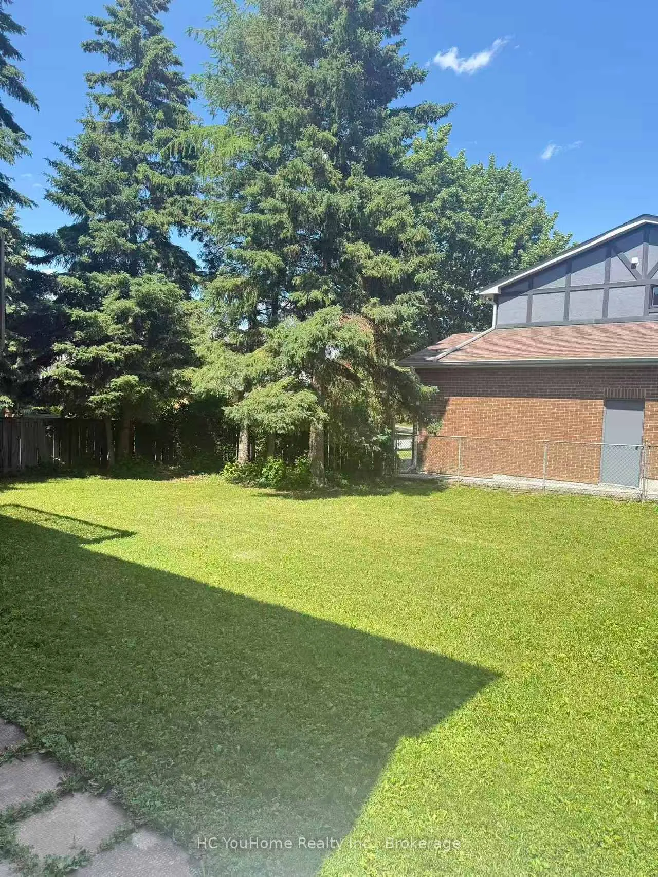 Photo 14 of 43 Breckonwood Crescent, Markham, Aileen-Willowbrook — HOMEH