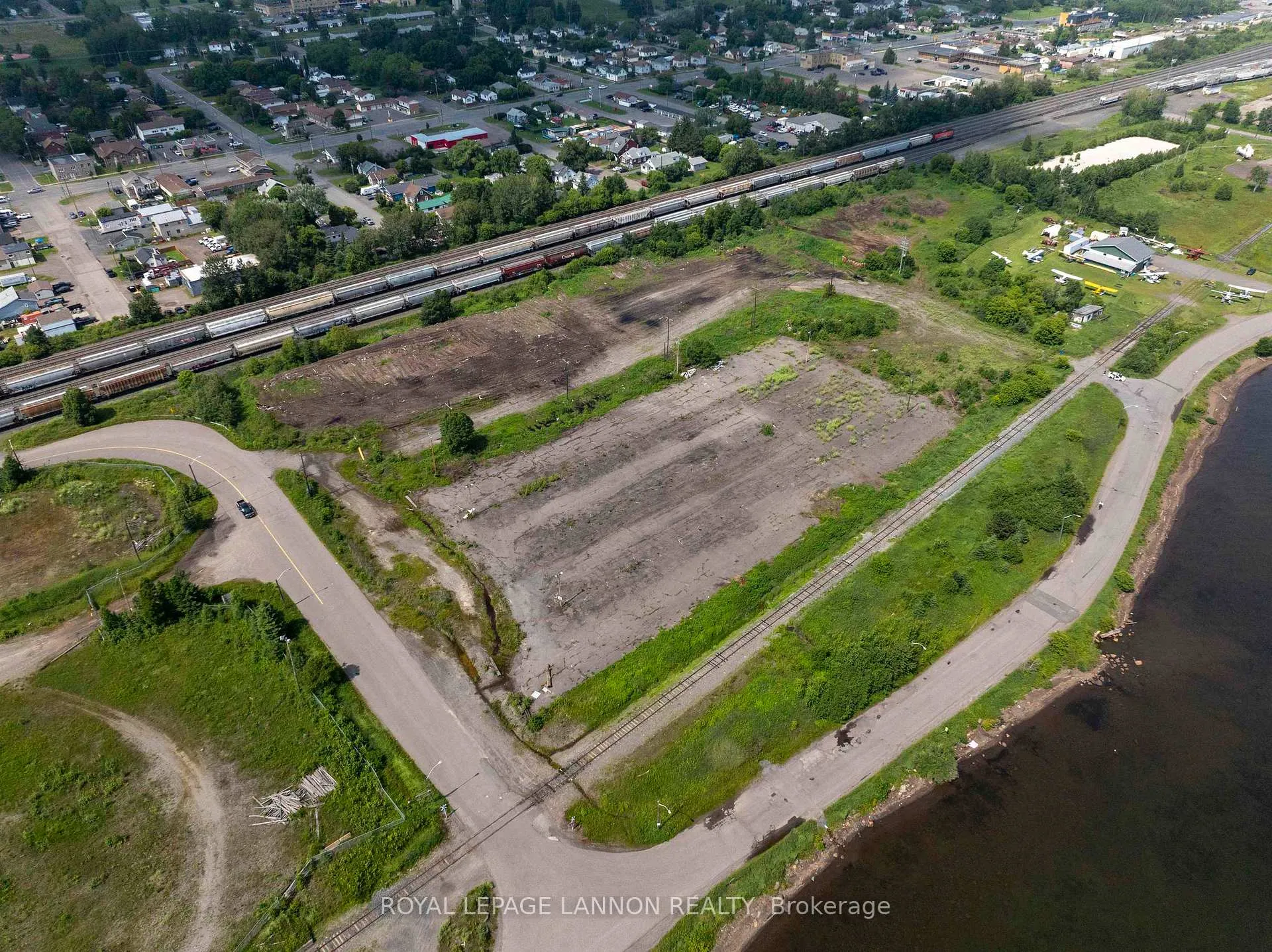 Photo 6 of Unit #6 & 7, Marina Park Drive, Thunder Bay, Lakefront — HOMEH