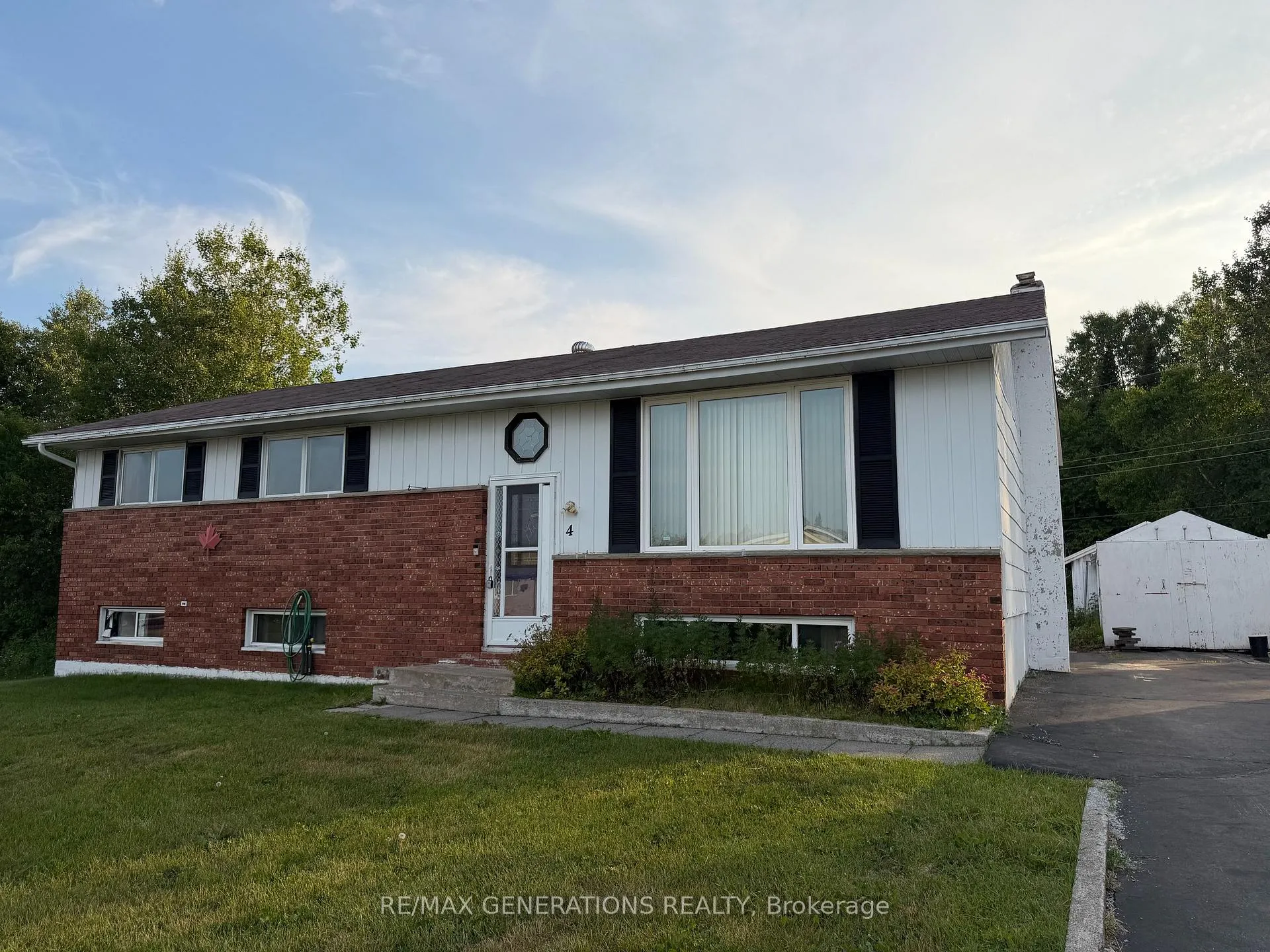 Photo of 4 East Grove Crescent